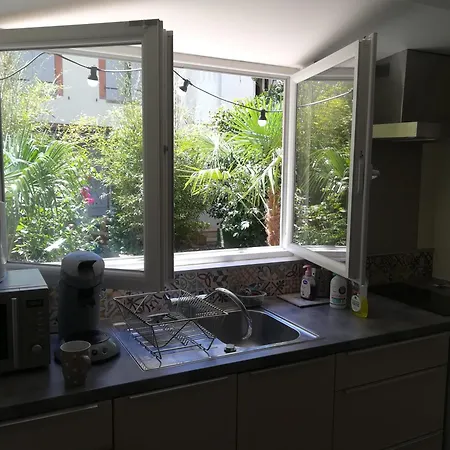 Apartment Avec Jardin *