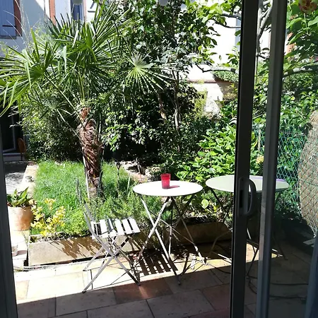 Apartment Avec Jardin *